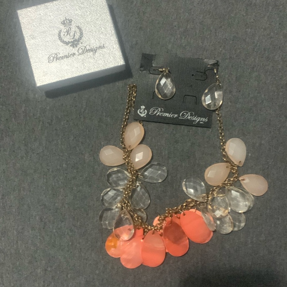 Premier Jewelry necklace and matching earrings